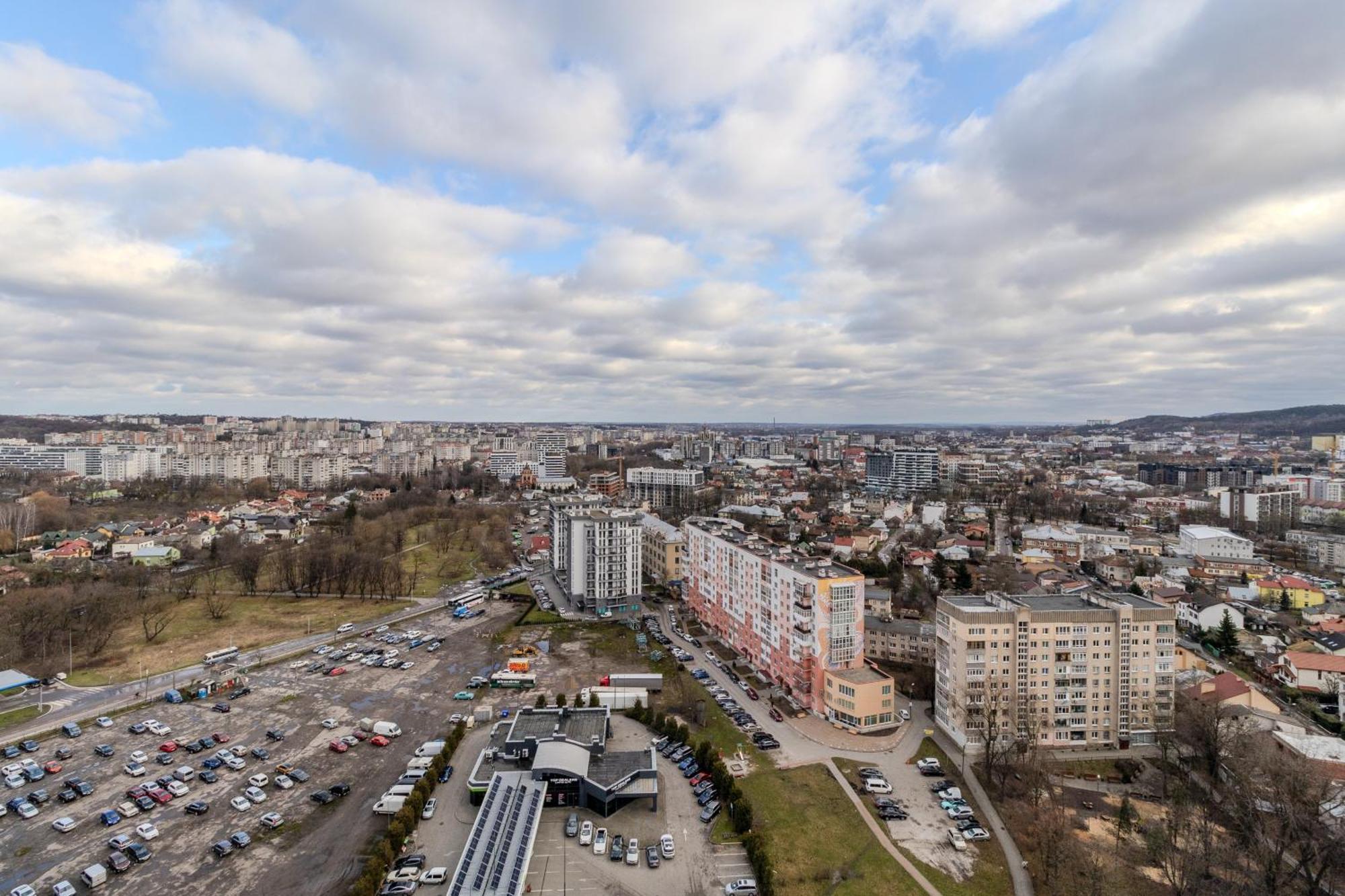 77 Views Apartments By Inshi Львов Экстерьер фото