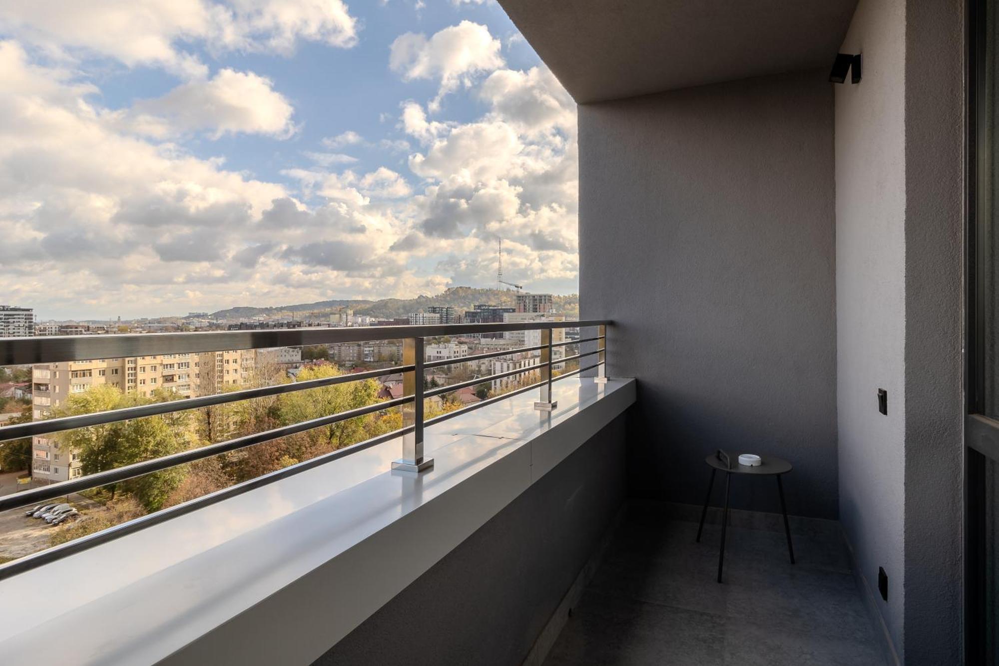 77 Views Apartments By Inshi Львов Экстерьер фото